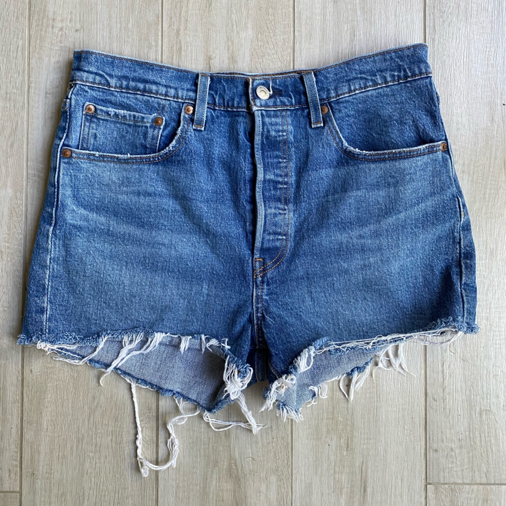 Levi’s 501 dark wash denim shorts